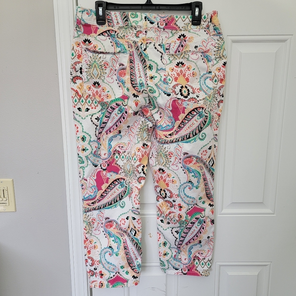 CHICO'S Slim Leg Crop Colorful Paisley Floral Print Flat Front Pants Size 12 - Picture 7 of 16